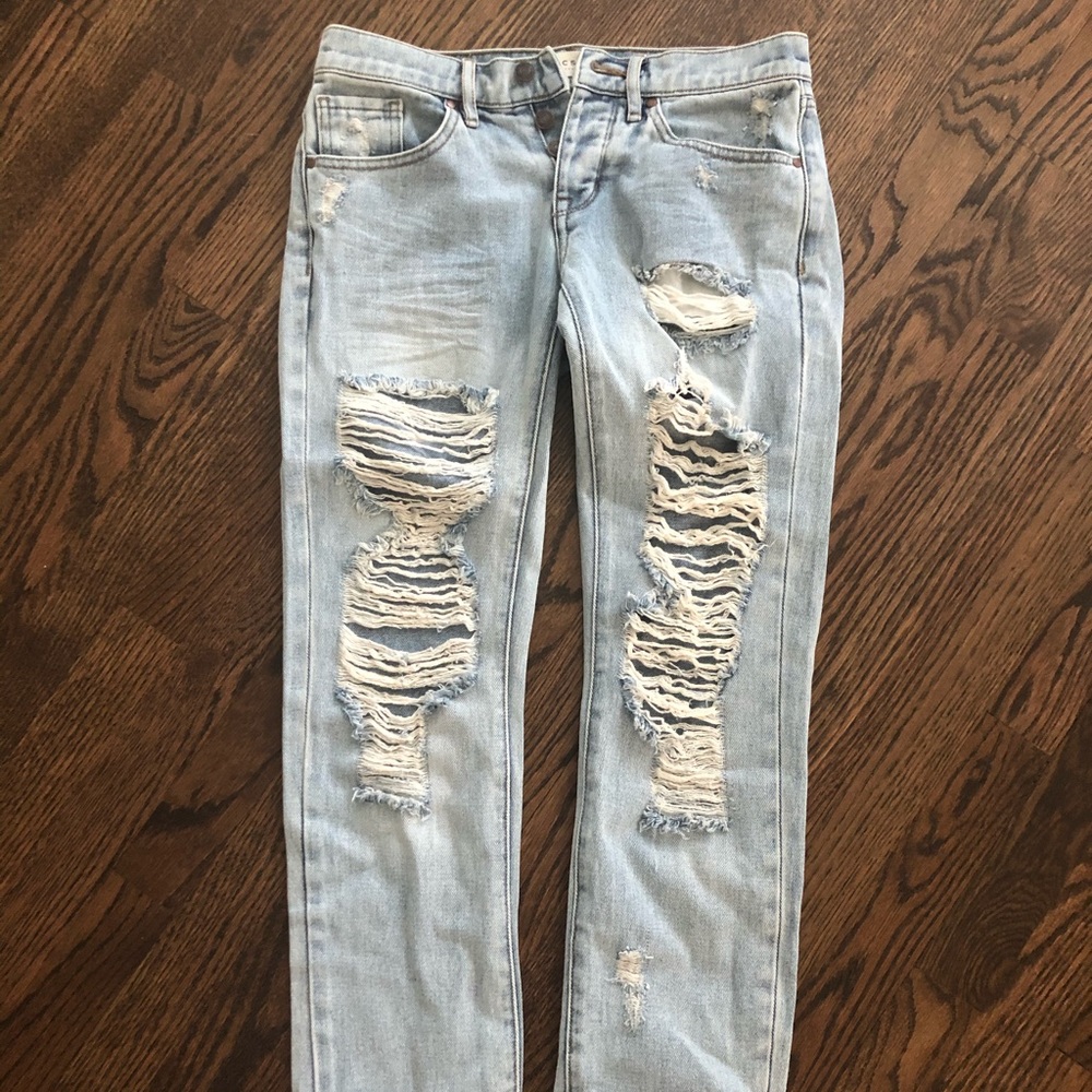 Pacsun ripped boyfriend jeans size 23